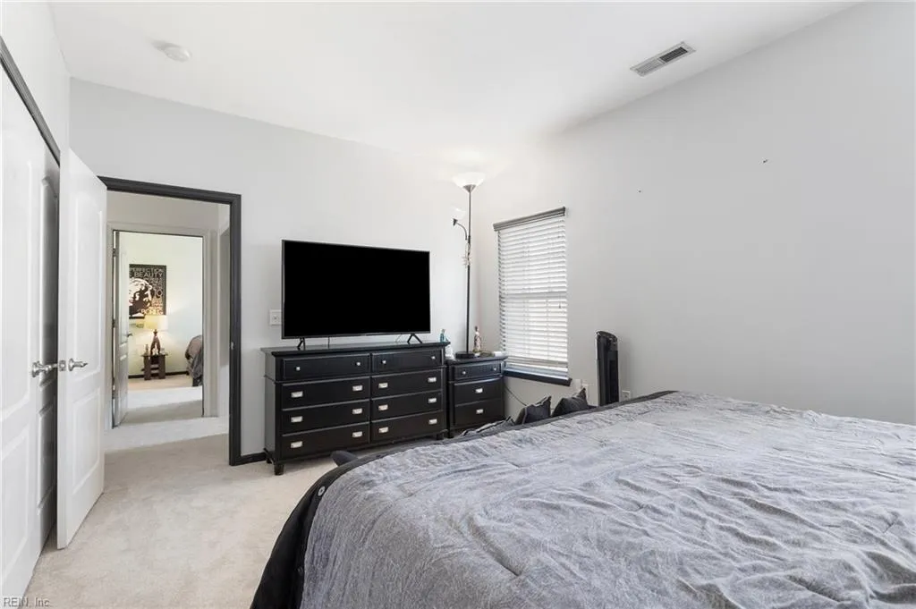 Virginia Beach, Virginia 23455, United States, 2 Bedrooms Bedrooms, ,3 BathroomsBathrooms,Residential,Active,98806