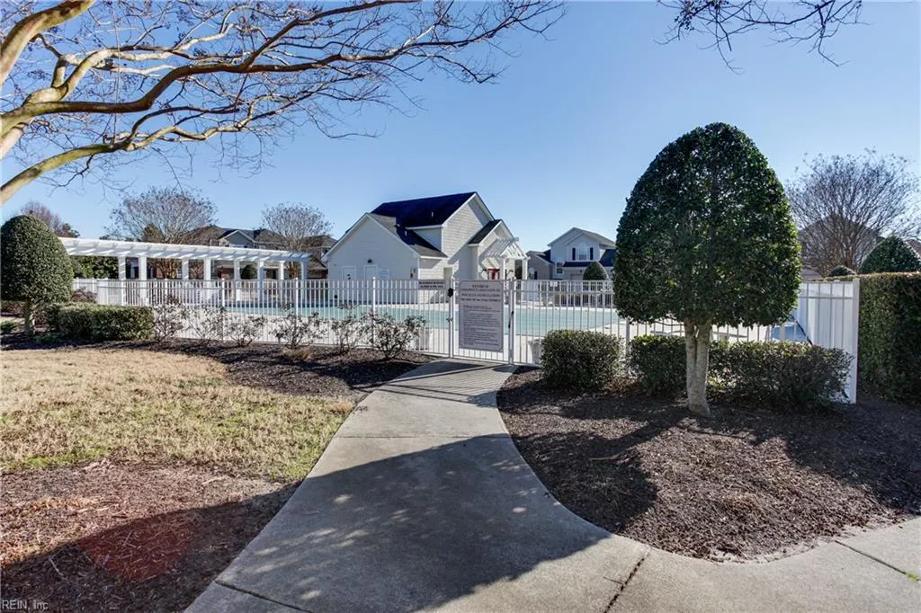 Virginia Beach, Virginia 23455, United States, 2 Bedrooms Bedrooms, ,3 BathroomsBathrooms,Residential,Active,98806