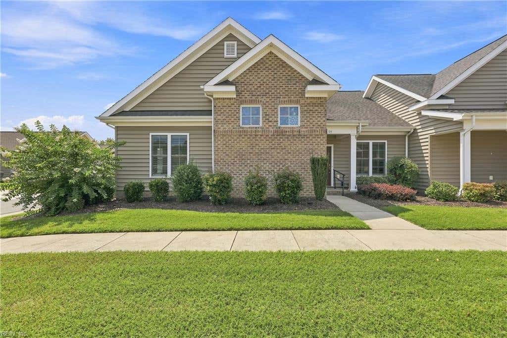 Photo of 114 St James Avenue, Smithfield, VA 23430 (MLS # 10646820)