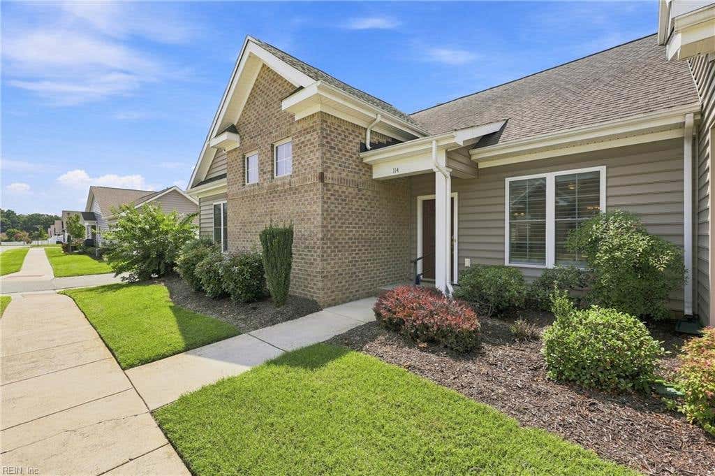 Photo of 114 St James Avenue, Smithfield, VA 23430 (MLS # 10646820)