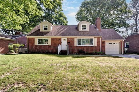Photo of 95 Gum Grove Drive, Newport News, VA 23601 (MLS # 10633600)