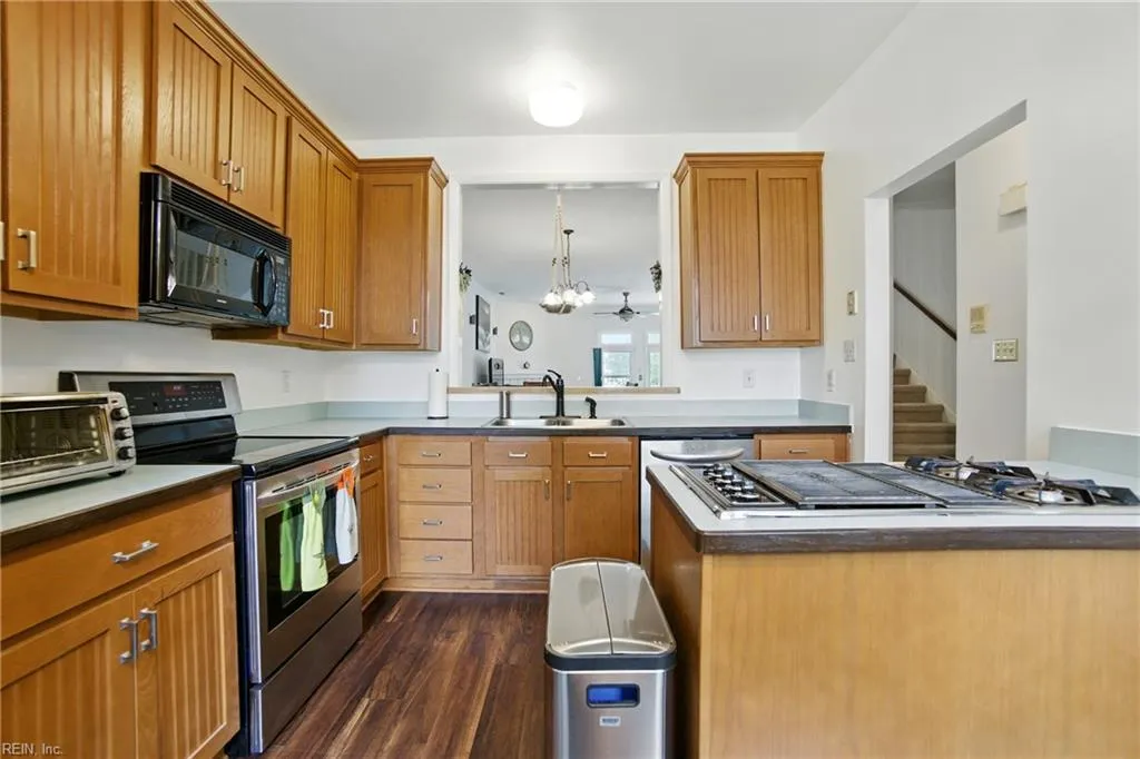 Norfolk, Virginia 23503, United States, 3 Bedrooms Bedrooms, ,3 BathroomsBathrooms,Residential,Active,243882