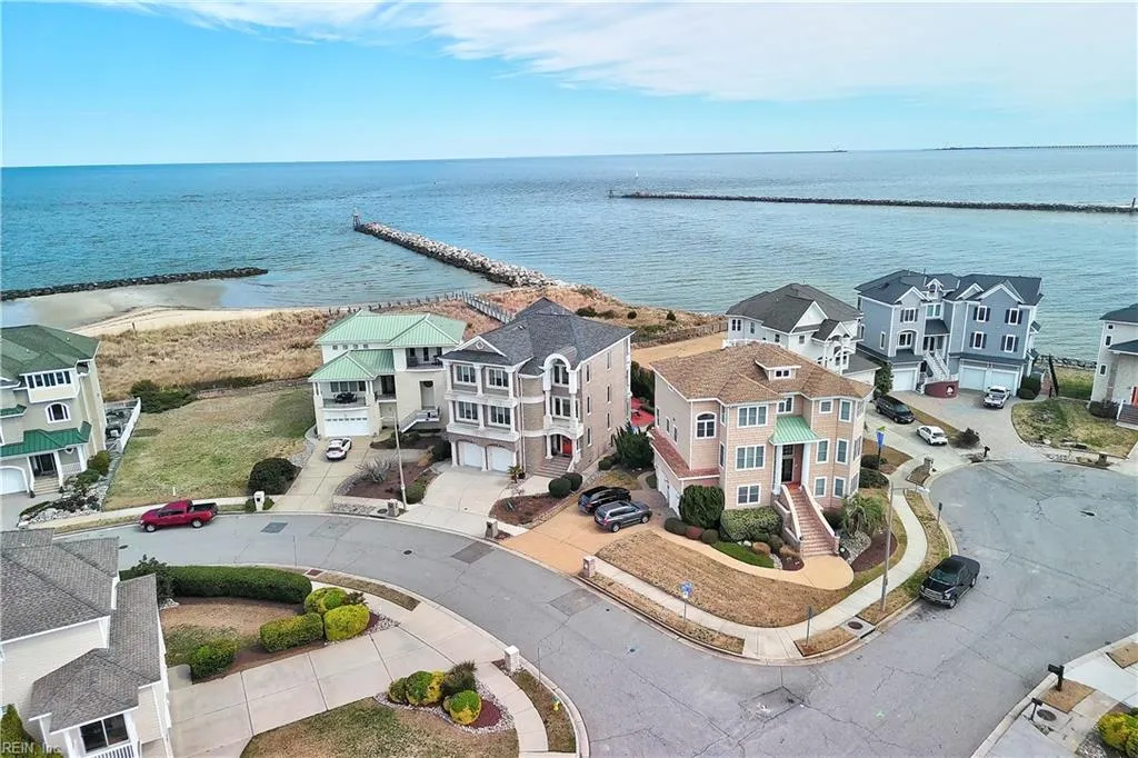 Norfolk, Virginia 23518, United States, 5 Bedrooms Bedrooms, ,5 BathroomsBathrooms,Residential,Active,94451