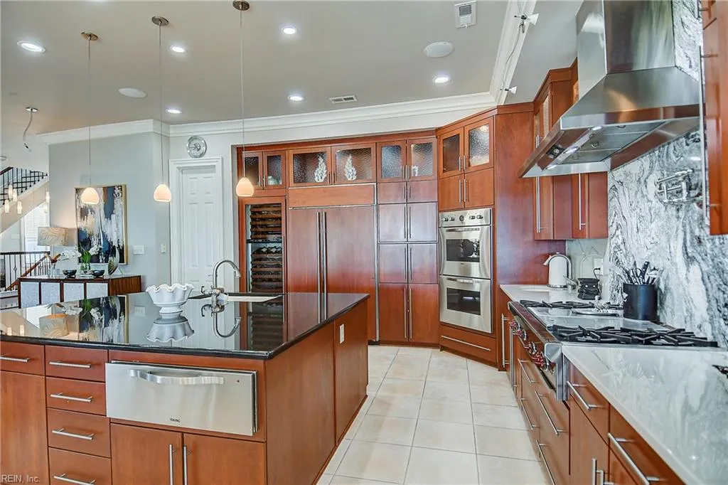 Norfolk, Virginia 23518, United States, 5 Bedrooms Bedrooms, ,5 BathroomsBathrooms,Residential,Active,94451