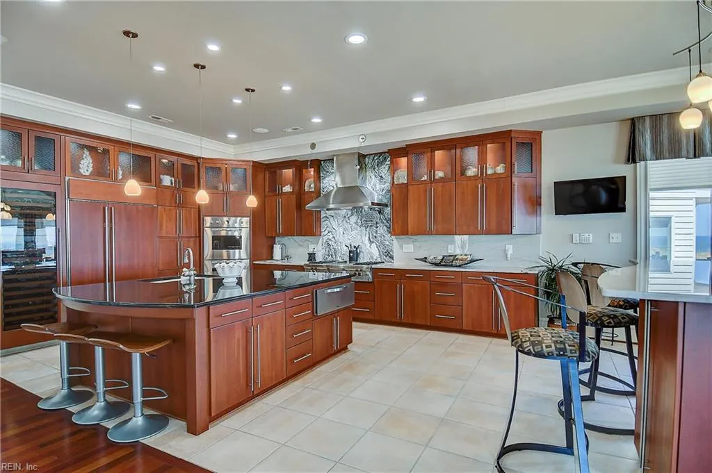 Norfolk, Virginia 23518, United States, 5 Bedrooms Bedrooms, ,5 BathroomsBathrooms,Residential,Active,94451