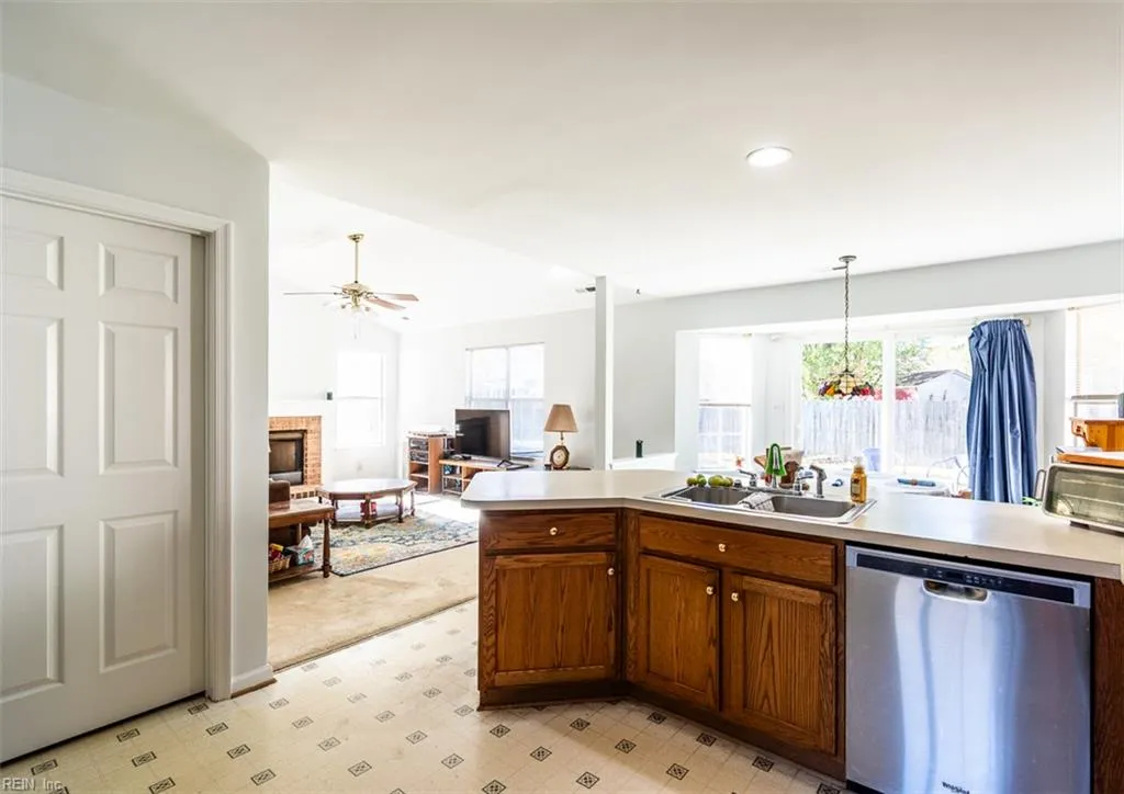 Suffolk, Virginia 23434, United States, 3 Bedrooms Bedrooms, ,2 BathroomsBathrooms,Residential,Active,243189