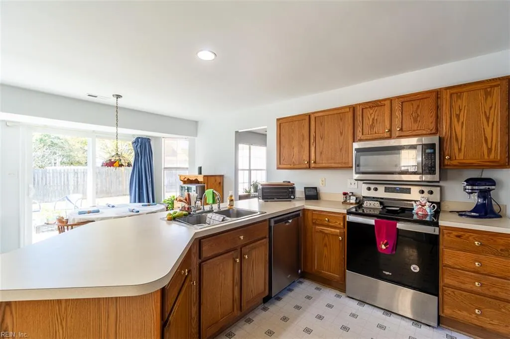 Suffolk, Virginia 23434, United States, 3 Bedrooms Bedrooms, ,2 BathroomsBathrooms,Residential,Active,243189