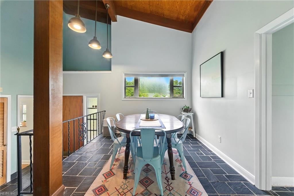 15 Meadow DR