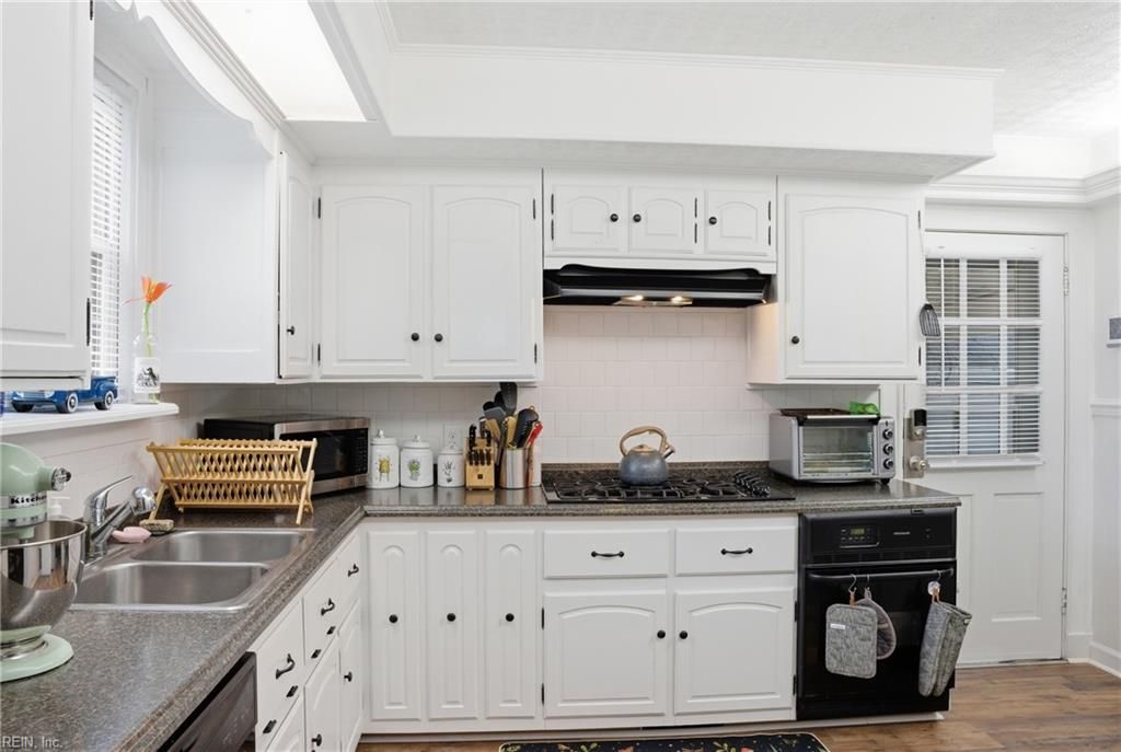 Photo of 4405 Wake Forest Road, Portsmouth, VA 23703 (MLS # 10634556)