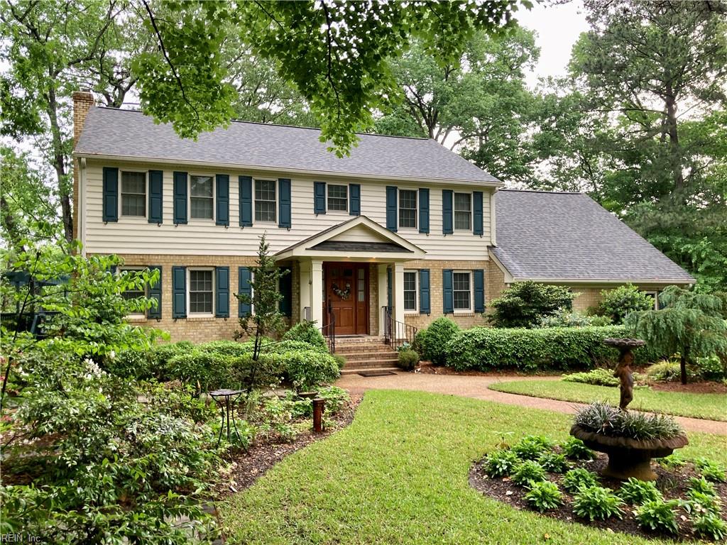 828 De La Fayette CT