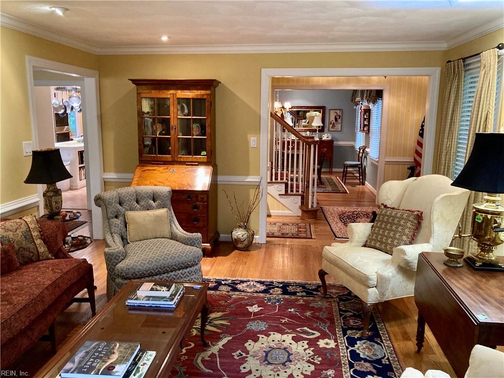 828 De La Fayette CT