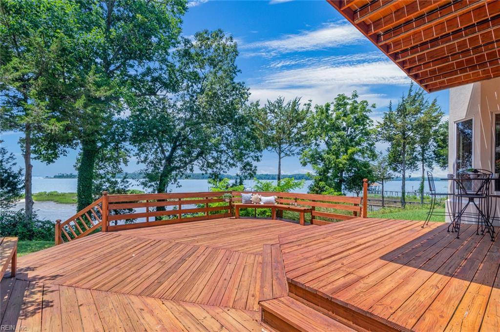 1 Island View DR