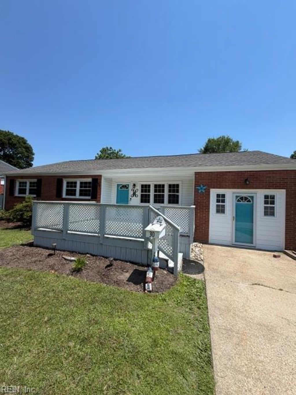 Photo of 30 Holiday Drive, Hampton, VA 23669 (MLS # 10640737)