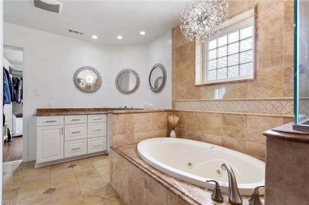 Virginia Beach, Virginia 23455, United States, 3 Bedrooms Bedrooms, ,4 BathroomsBathrooms,Residential,Active,96819