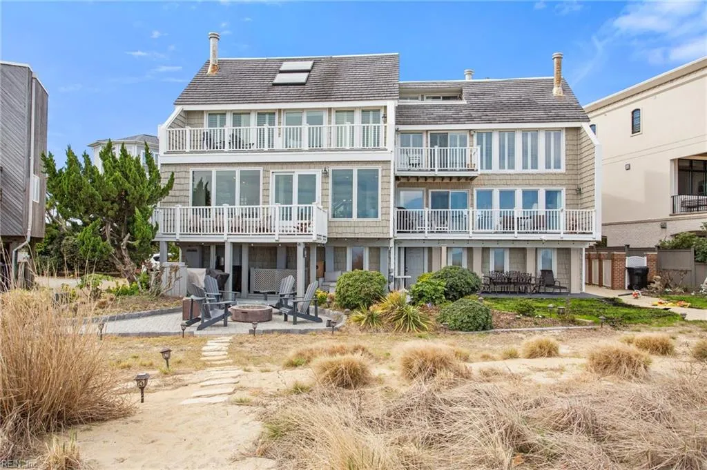 Virginia Beach, Virginia 23455, United States, 3 Bedrooms Bedrooms, ,4 BathroomsBathrooms,Residential,Active,96819