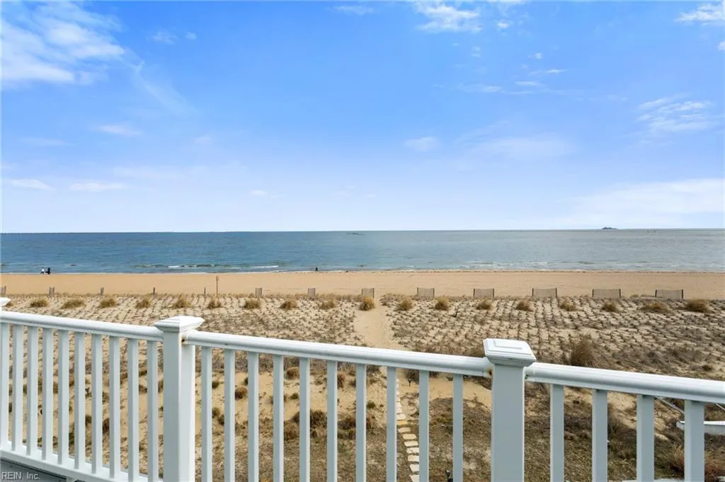 Virginia Beach, Virginia 23455, United States, 3 Bedrooms Bedrooms, ,4 BathroomsBathrooms,Residential,Active,96819