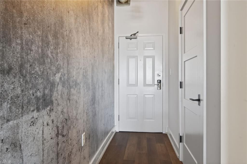 Photo of 123 College Place #801, Norfolk, VA 23510 (MLS # 10615587)