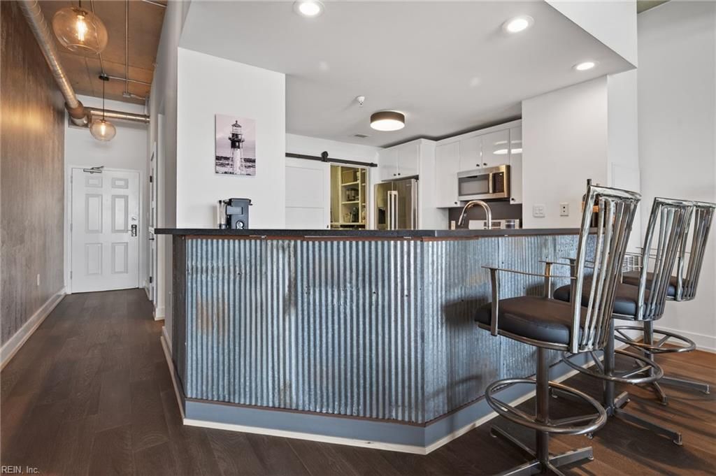 Photo of 123 College Place #801, Norfolk, VA 23510 (MLS # 10615587)