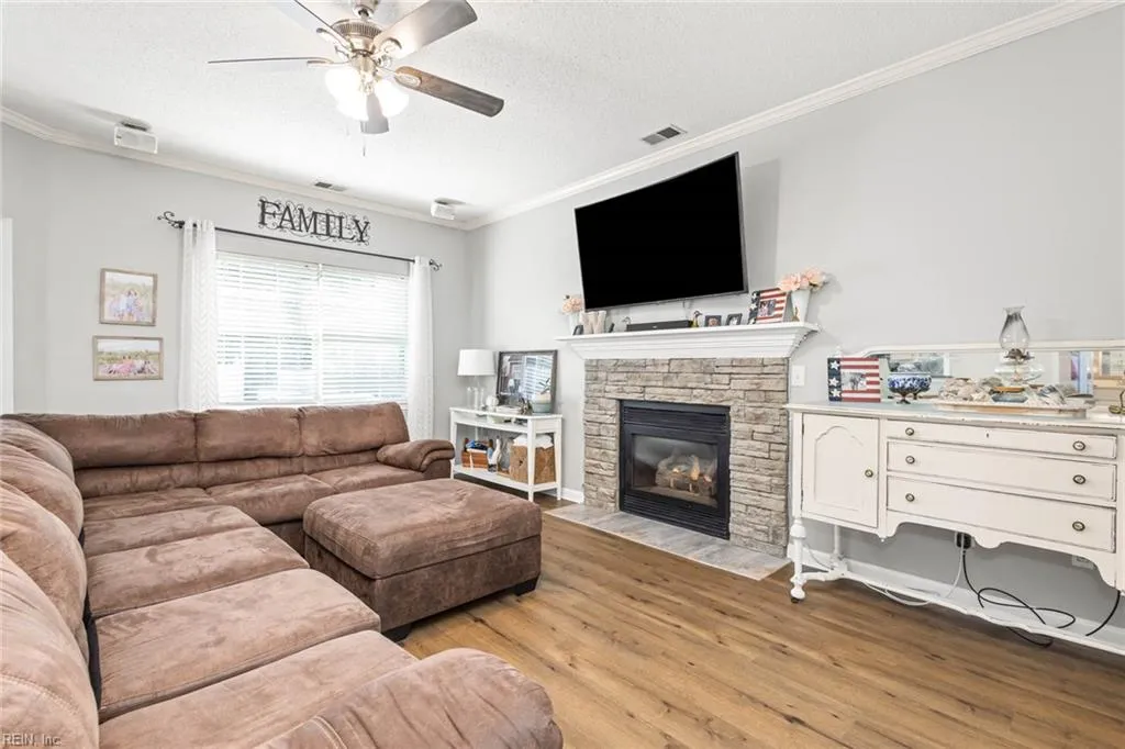 Virginia Beach, Virginia 23456, United States, 4 Bedrooms Bedrooms, ,3 BathroomsBathrooms,Residential,Pending,182377