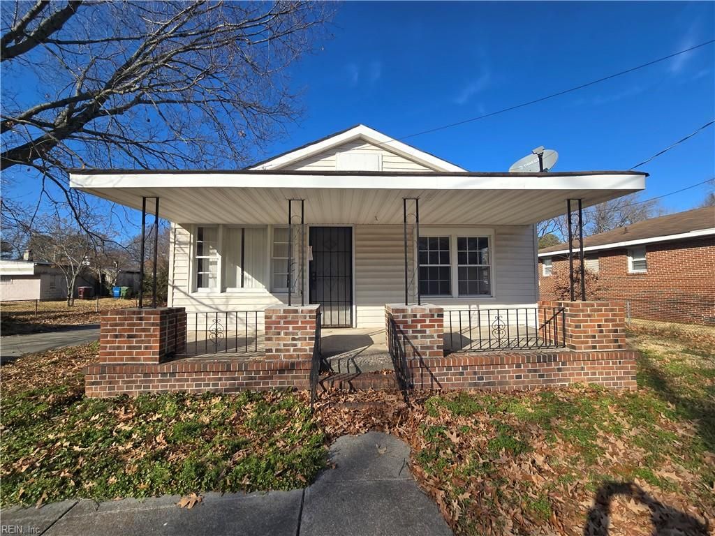 Photo of 1008 Carrington Avenue, Virginia Beach, VA 23464 (MLS # 10618857)