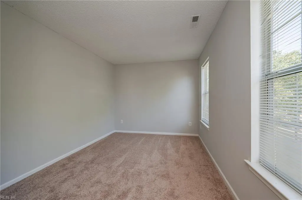 Newport News, Virginia 23602, United States, 3 Bedrooms Bedrooms, ,3 BathroomsBathrooms,Residential,Active,94394