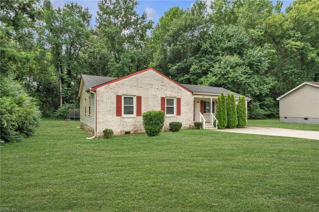 Photo of 208 Locust Street, Suffolk, VA 23434 (MLS # 10646354)