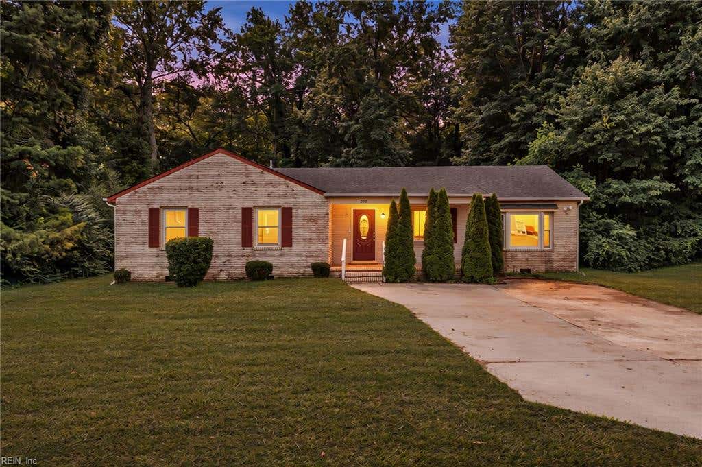 Photo of 208 Locust Street, Suffolk, VA 23434 (MLS # 10646354)