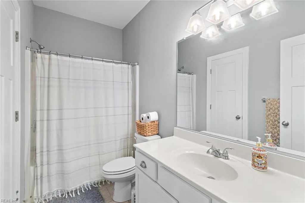 Williamsburg, Virginia 23188, United States, 5 Bedrooms Bedrooms, ,3 BathroomsBathrooms,Residential,Active,148071