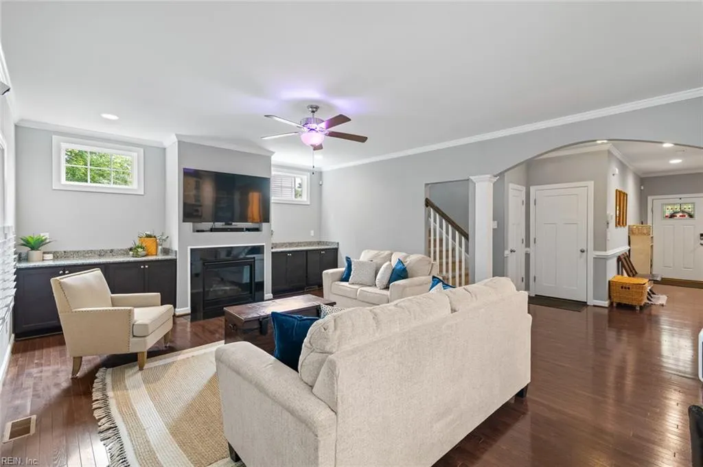 Williamsburg, Virginia 23188, United States, 5 Bedrooms Bedrooms, ,3 BathroomsBathrooms,Residential,Active,148071