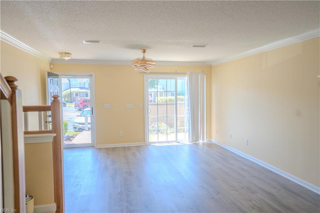 905 Lakeside DR