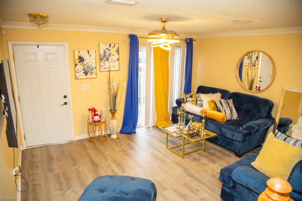 905 Lakeside DR
