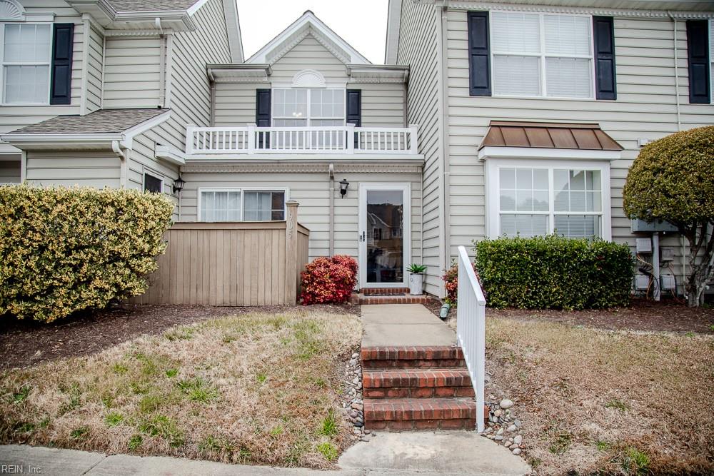 905 Lakeside DR