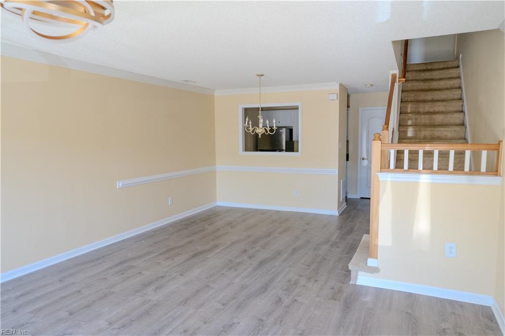 905 Lakeside DR