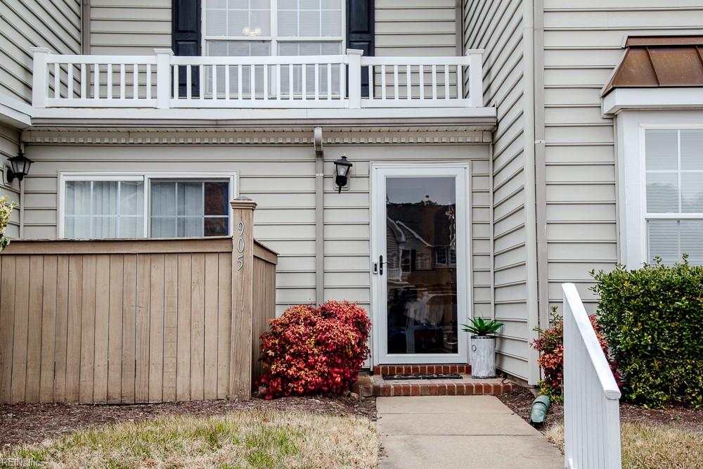 905 Lakeside DR