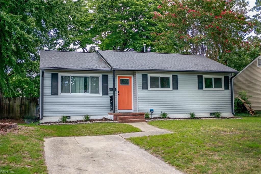 Photo of 5 Kingslee Lane, Hampton, VA 23669 (MLS # 10626987)