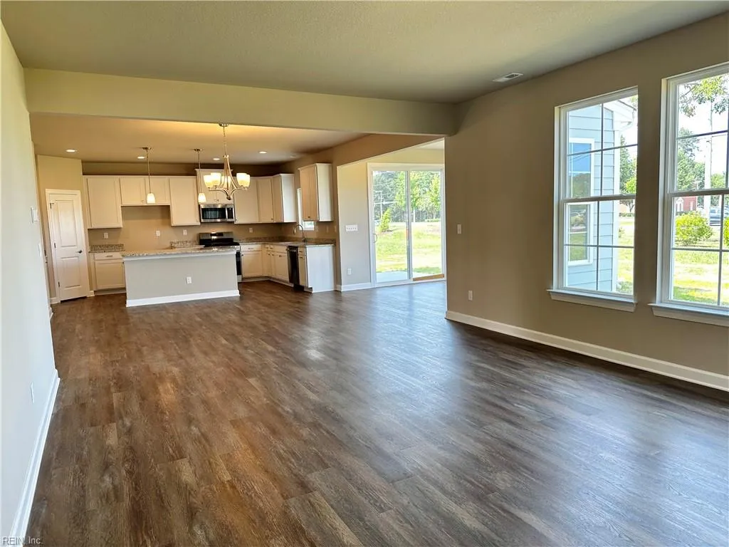 Suffolk, Virginia 23434, United States, 4 Bedrooms Bedrooms, ,3 BathroomsBathrooms,Residential,Active,102381