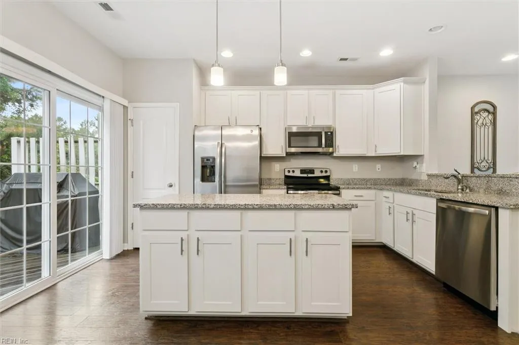 Williamsburg, Virginia 23188, United States, 4 Bedrooms Bedrooms, ,4 BathroomsBathrooms,Residential,Active,213936