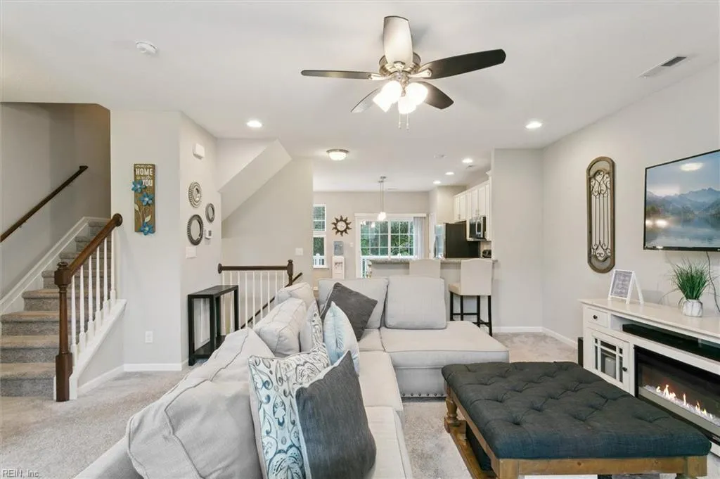 Williamsburg, Virginia 23188, United States, 4 Bedrooms Bedrooms, ,4 BathroomsBathrooms,Residential,Active,213936