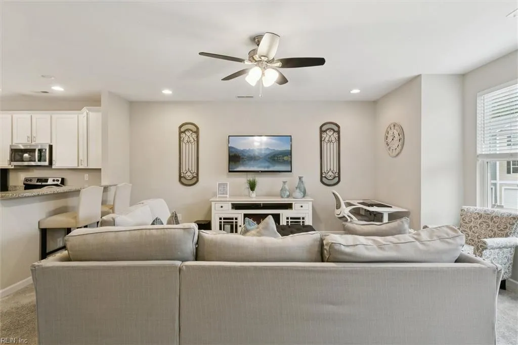 Williamsburg, Virginia 23188, United States, 4 Bedrooms Bedrooms, ,4 BathroomsBathrooms,Residential,Active,213936