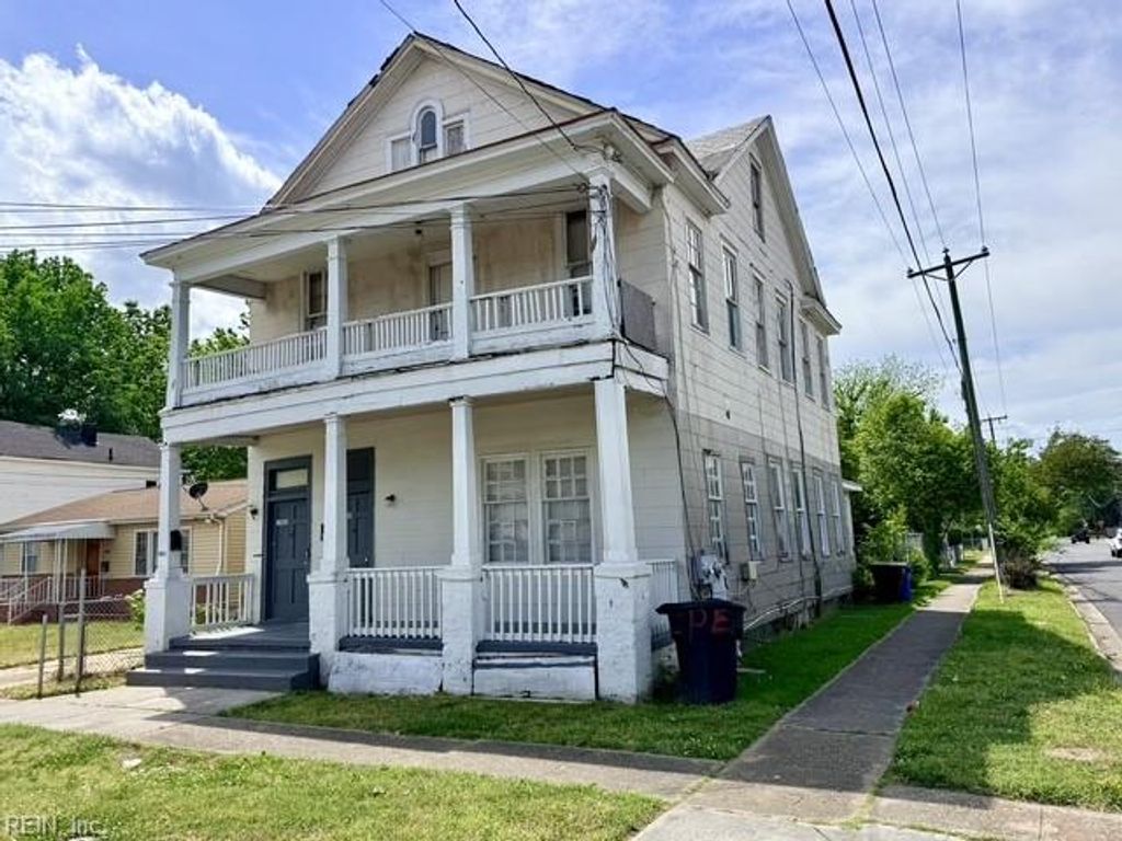 Photo of 1900 Charleston Avenue Avenue, Portsmouth, VA 23704 (MLS # 10630268)