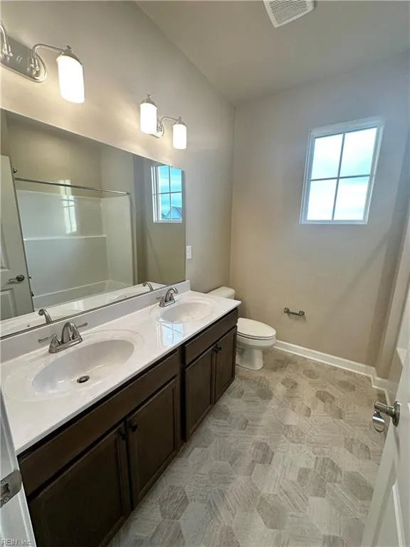 Suffolk, Virginia 23434, United States, 5 Bedrooms Bedrooms, ,4 BathroomsBathrooms,Residential,Active,256961