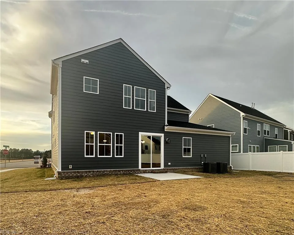 Suffolk, Virginia 23434, United States, 5 Bedrooms Bedrooms, ,4 BathroomsBathrooms,Residential,Active,256961