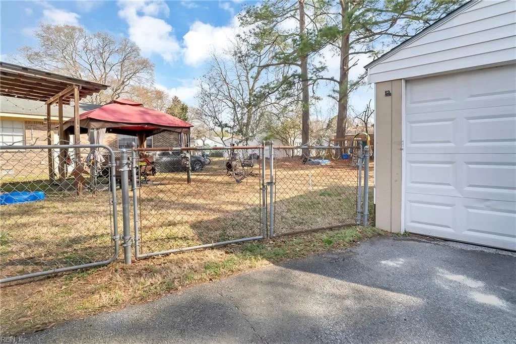 Suffolk, Virginia 23434, United States, 3 Bedrooms Bedrooms, ,2 BathroomsBathrooms,Residential,Pending,98778