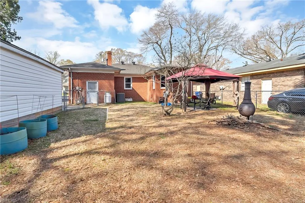 Suffolk, Virginia 23434, United States, 3 Bedrooms Bedrooms, ,2 BathroomsBathrooms,Residential,Pending,98778