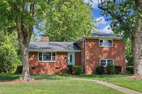 Photo of 8 Riverdale Drive, Hampton, VA 23666 (MLS # 10652422)