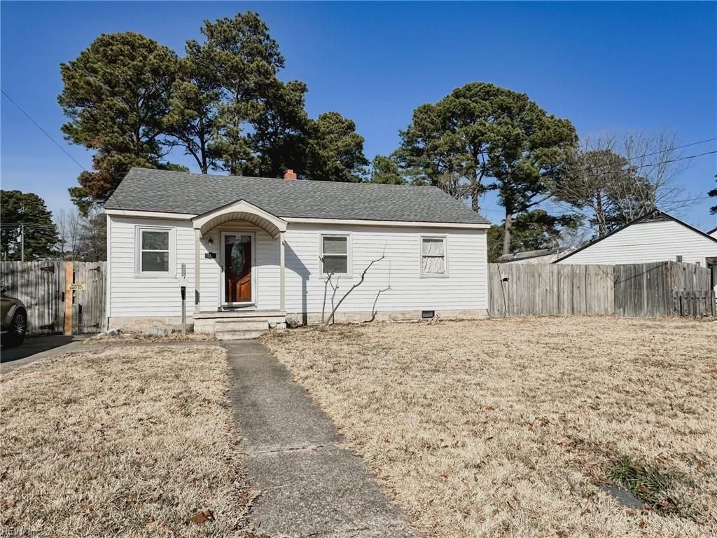 Photo of 218 Castlewood Road, Portsmouth, VA 23702 (MLS # 10618727)