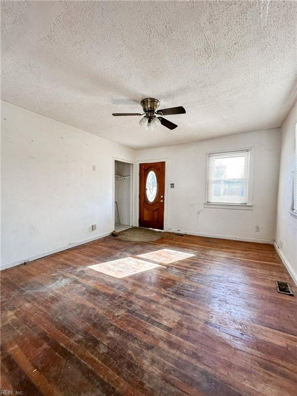 Photo of 218 Castlewood Road, Portsmouth, VA 23702 (MLS # 10618727)