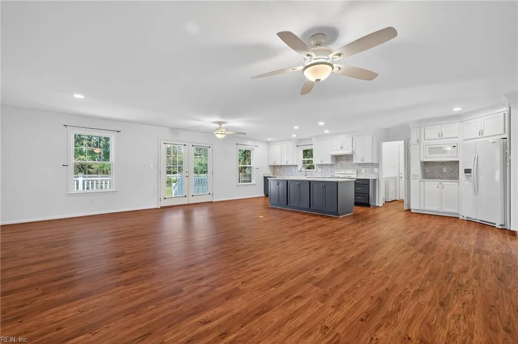 Chesapeake, Virginia 23322, United States, 4 Bedrooms Bedrooms, ,3 BathroomsBathrooms,Residential,Active,204999