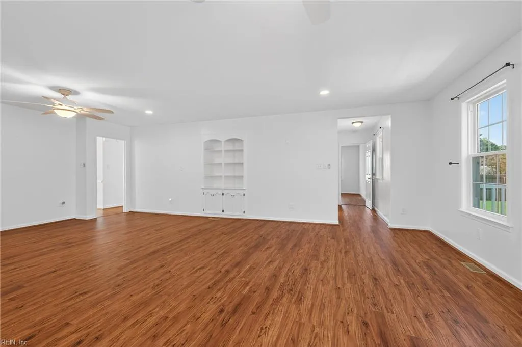 Chesapeake, Virginia 23322, United States, 4 Bedrooms Bedrooms, ,3 BathroomsBathrooms,Residential,Active,204999