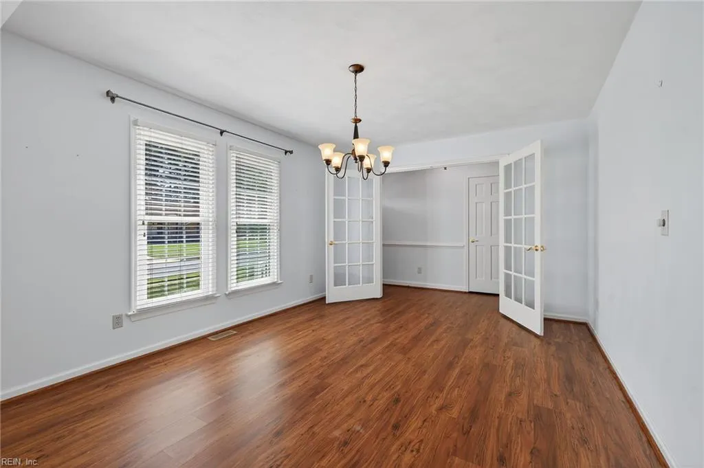 Chesapeake, Virginia 23322, United States, 4 Bedrooms Bedrooms, ,3 BathroomsBathrooms,Residential,Active,204999